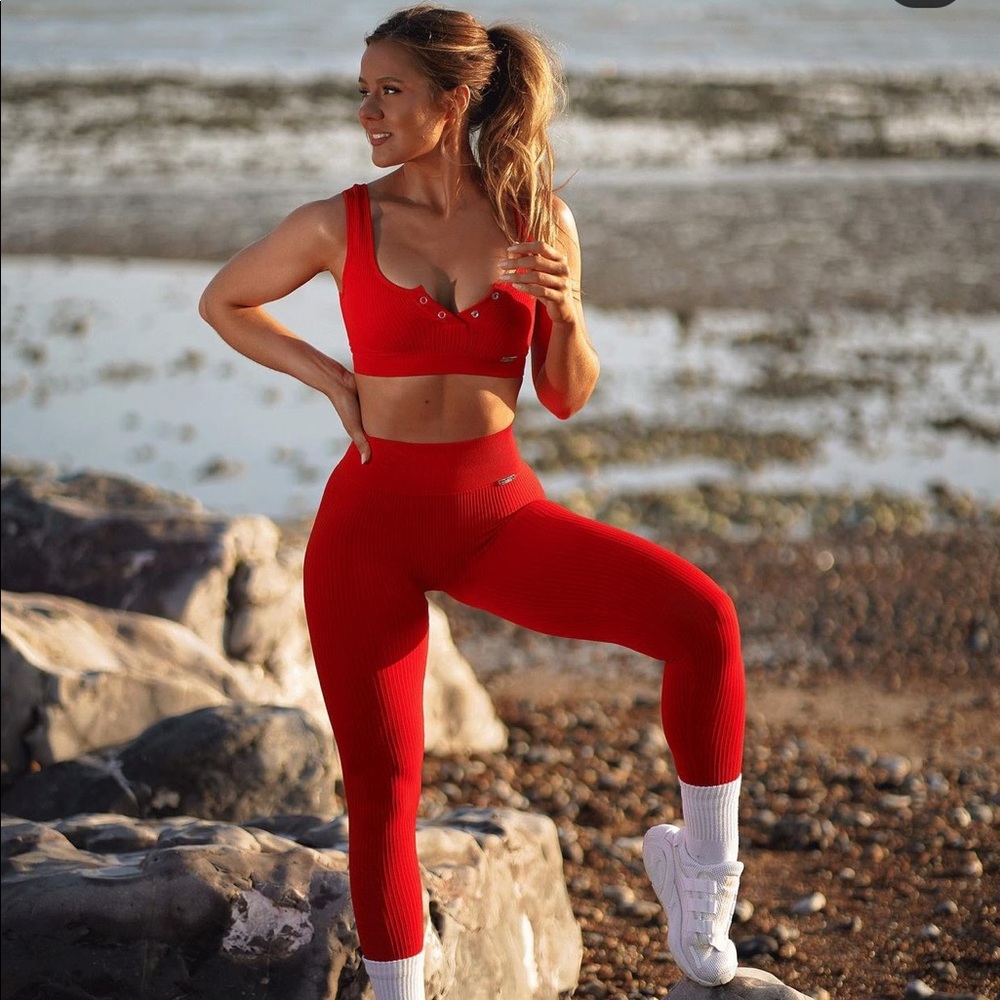 Bombshell Seamless Sports Bra, Size XS/S, Red